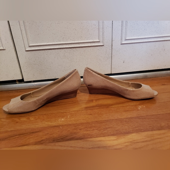 Arturo Chiang Nude Snakeskin Peep Toe Wedge 9 - Picture 7 of 9